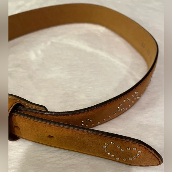 Justin brown leather belt, 26 inches, gorgeous horse/rose wreath - Picture 5 of 9